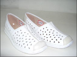 溫州富龍鞋業 匠心獨運，步履不停——鞋業展覽引領行業新風尚